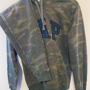 Gap Camo Hoodie Set Mens S Sweatshirt and XS sweatpants